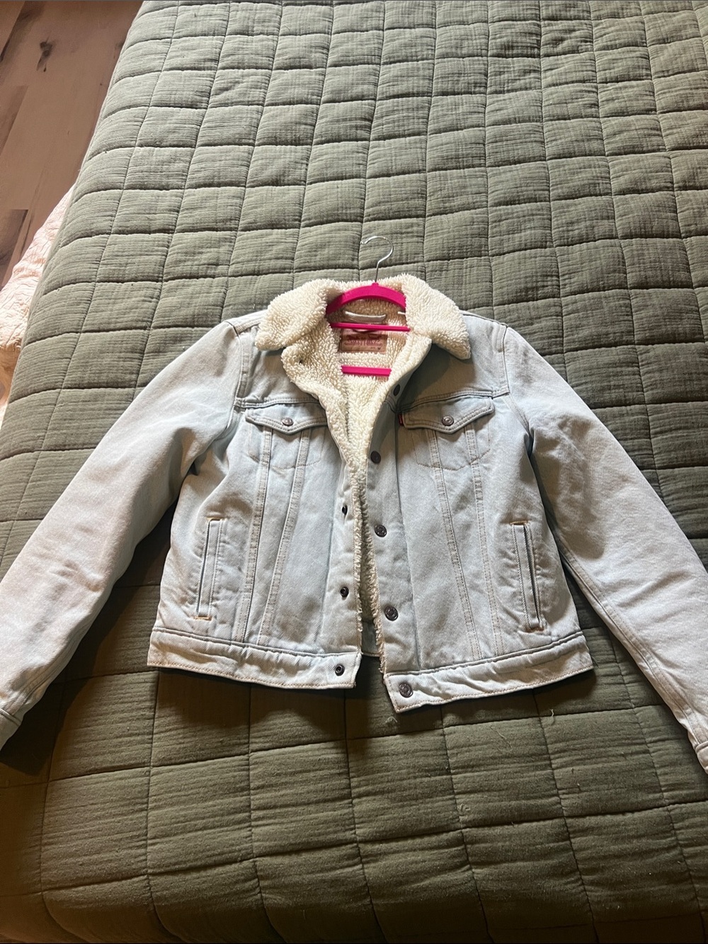 Levi's Light Blue Denim Jacket women’s with Cream Sherpa Lining